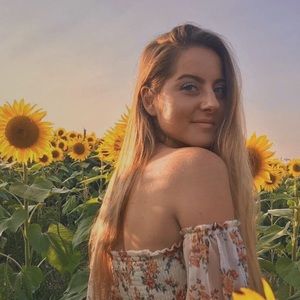 Meet your Posher, Lydia